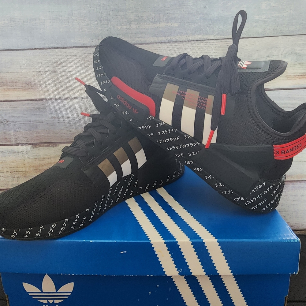 ADIDAS NMD_ R1.V2